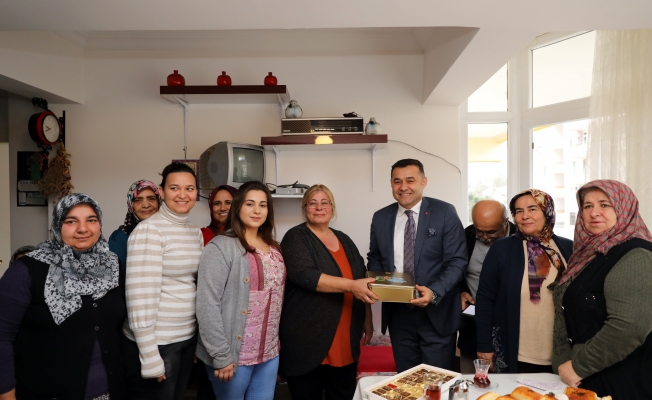 Başkan Yücel, Alanya’ya yeni taşınan vatandaşları ziyaret etti