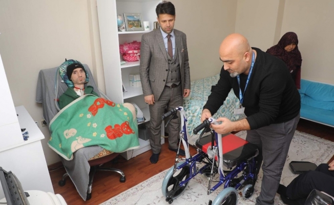 Engelli vatandaşın tekerlekli sandalye sevinci