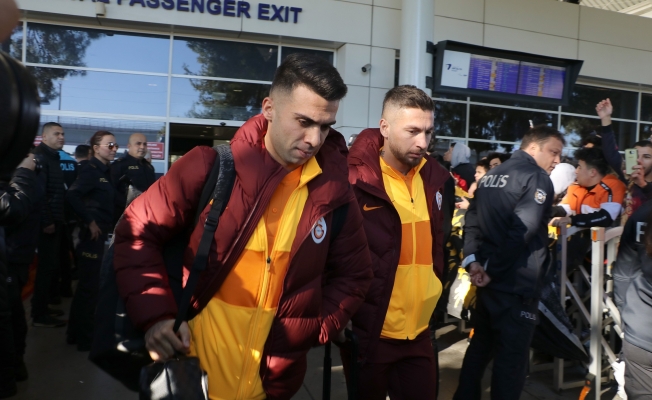 Galatasaray kafilesi ikinci yarı hazırlıkları için Antalya'ya geldi