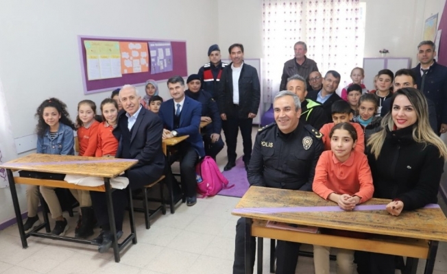 Akdeniz ilçesinde okullar yuvaya dönüşüyor