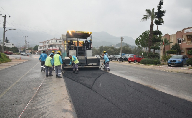 Alanya'da deforme olan yollara hızlı asfalt