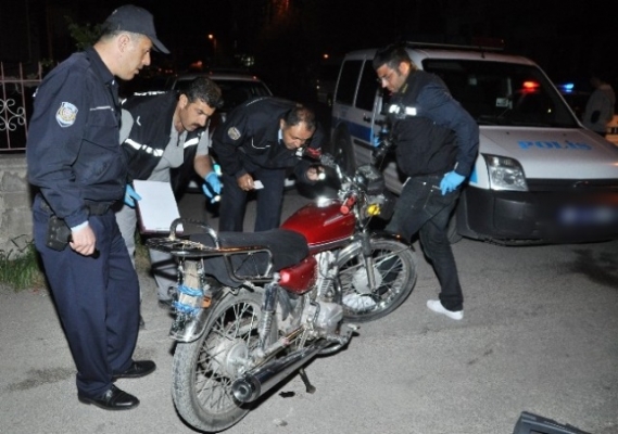 Alanya’da çalıntı motosikletle gezerken yakalandı!