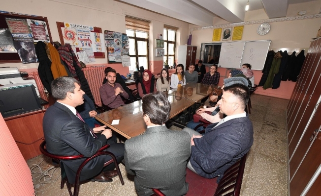 Başkan Asya, Cumhuriyet Ortaokulu’nu ziyaret etti