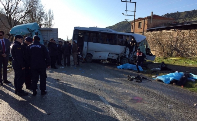 İzmir’de 4 kişinin öldüğü kazaya sebebiyet veren sürücü tutuklandı