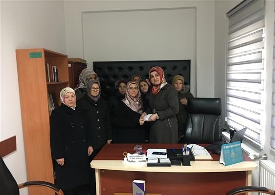 Kur’an kursu öğrencilerinden İdlib’e anlamlı yardım
