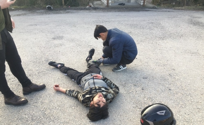 Motosiklet ile takla atan sürücü yaralandı