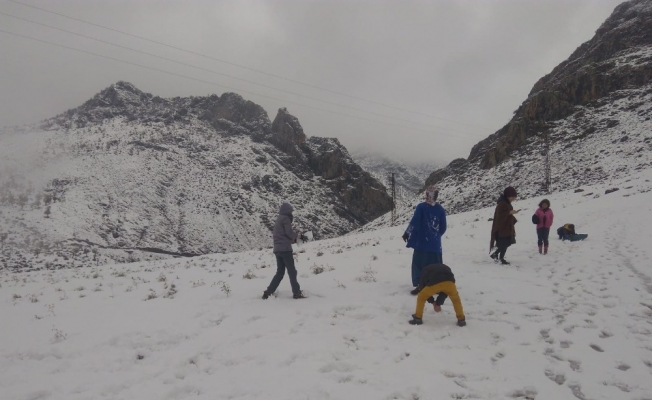 Sason’da kar yağışı nedeniyle 50 köy yolu ulaşıma kapandı