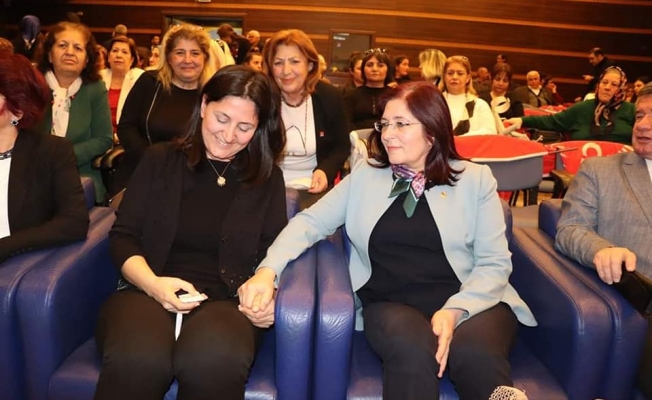 Antalya CHP'de kadınlar başkanını seçti