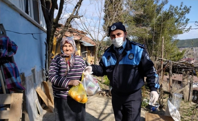 Ekipleri yaşlılara yardım elini uzattı