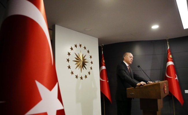 Cumhurbaşkanı Erdoğan: "’Biz Bize Yeteriz Türkiyem’ kampanyasını 7 aylık maaşımı bağışlayarak açıyorum"