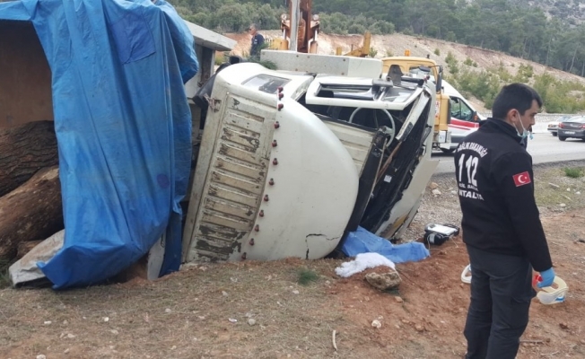 Korkuteli’de trafik kazası: 1 ölü, 1 yaralı