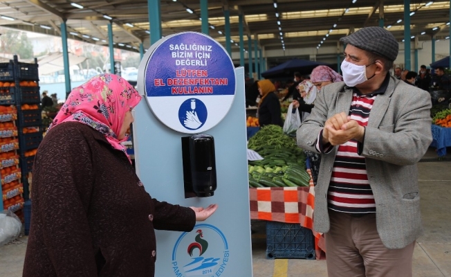 Pamukkale’de pazar yerlerinde seyyar dezenfekte çalışmaları devam ediyor