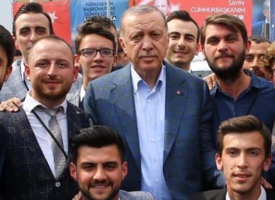 AK Parti Gençlik Kolları Başkanı Koç’tan, Milli Dayanışma kampanyasına 30 bin liralık destek