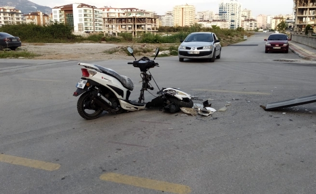 Alanya'da otomobille motosiklet çarpıştı: 1 yaralı