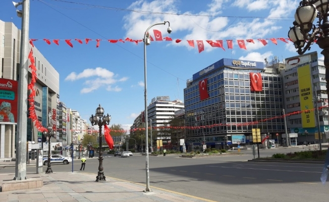 Ankara’da meydanlarında sessiz 23 Nisan