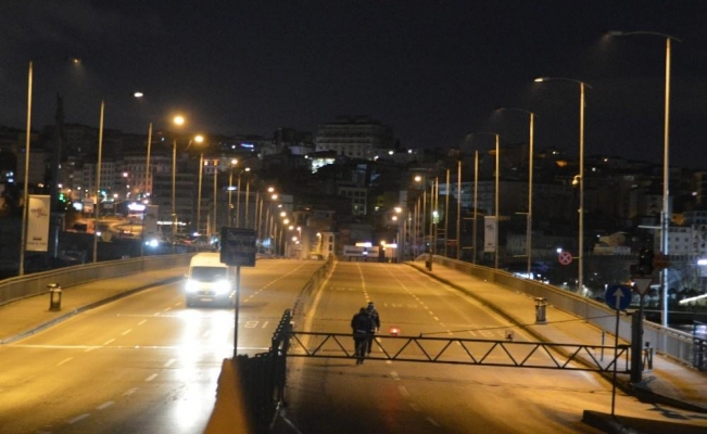 Atatürk Köprüsü, araç ve yaya trafiğine kapatıldı