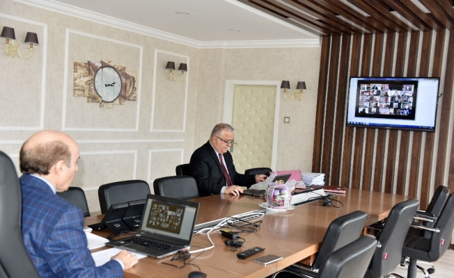 DÜ’de senato toplantısı video konferans yöntemiyle yapıldı