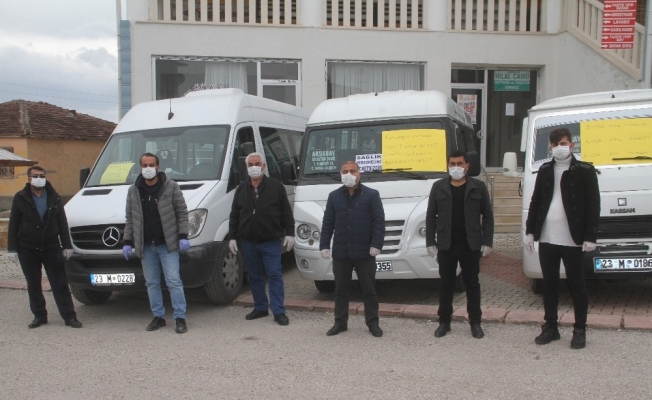 Elazığ’da minibüsçülerden,sağlık çalışanlarına destek