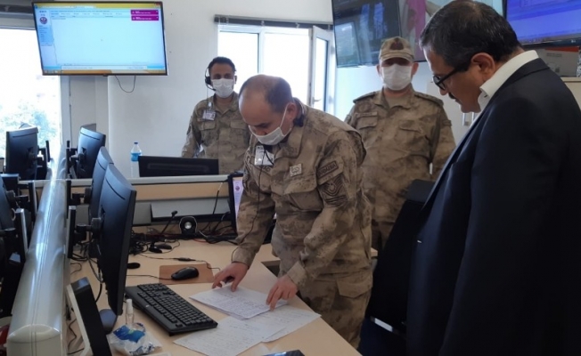Giresun Valisi ALO 156 Jandarma çağrı merkezinde incelemelerde bulundu