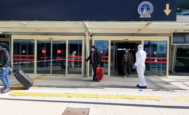 Karadağ’dan 3 uçakla gelen 492 kişi 14 günlük karantinaya alındı