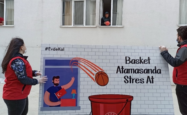 Karantina yurdunda basketbol heyecanı