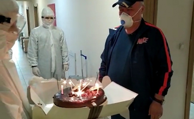Karantinadaki mühendise sürpriz yaş günü kutlaması