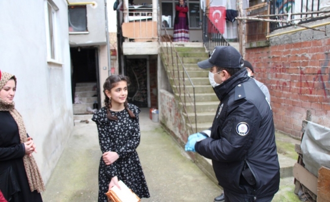 Kumbarasında biriktirdiği parayı kampanyaya bağışladı