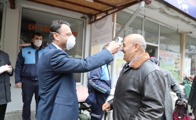 Maçka Belediye Başkanı Koçhan’dan ateş ölçer ve maskeli pazar denetimi