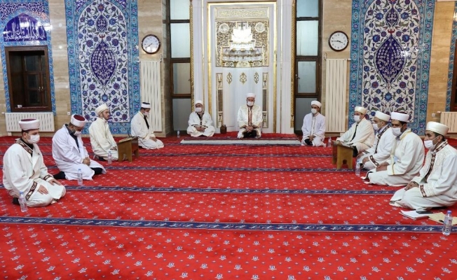 Ahlat’ta okutulan 2 bin 814 hatim Kadir Gecesi bağışlandı