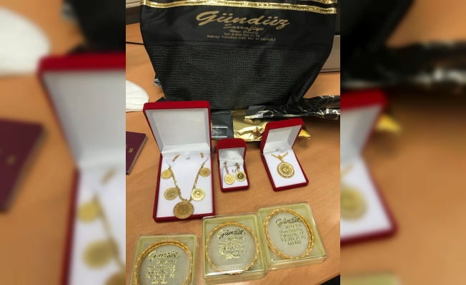Almanya’da polis yolcunun bagajında bulunan altınlara el koydu