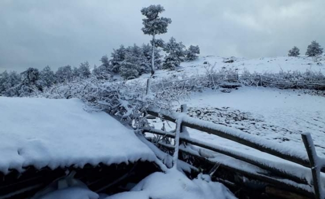 Amasya’da 23 Mayıs’ta yağan kar şaşırttı