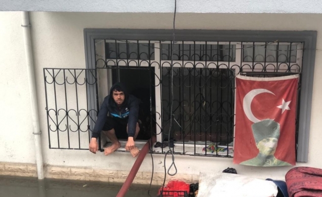 Ankara’da bazı ev ve depoları su bastı