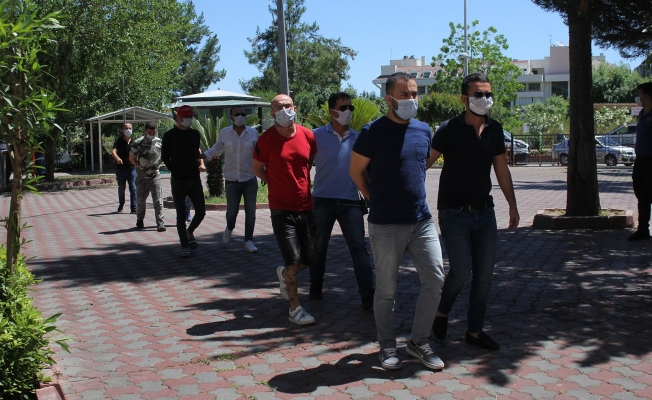 Antalya'da alıkonulan genç oryantali polis kurtardı