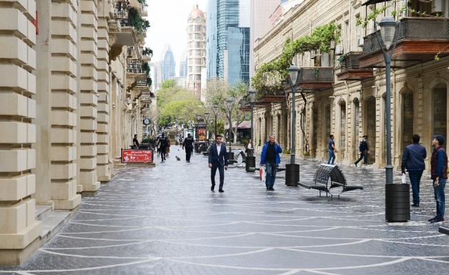 Azerbaycan’da kısıtlamalar kademeli olarak kaldırılıyor