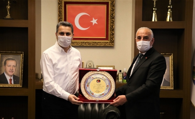 Başkan Eroğlu: “Vakaların sıfırlandığı, pandeminin olmadığı bir sürece doğru gidiyoruz”
