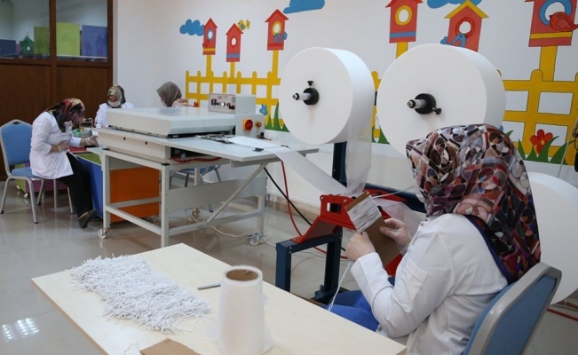 Berber ve kuaförler için maske üretimi