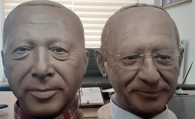 Çorumlu balmumu heykel sanatçısı iki siyasi lideri yan yana getiriyor