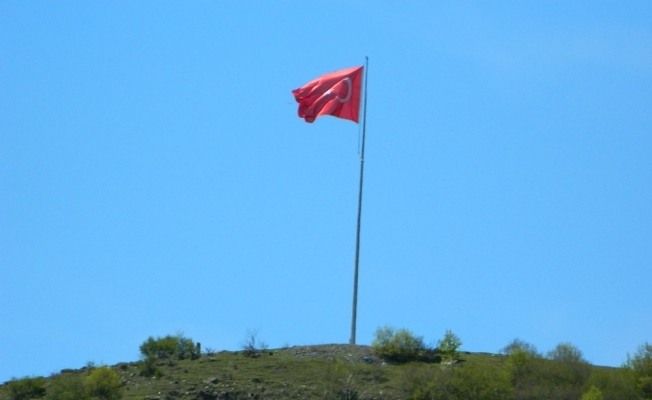 Dev Türk bayrağı yenilendi