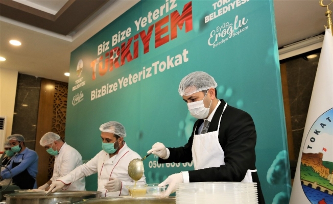 Evden çıkamayan 600 kişiye sıcak yemek