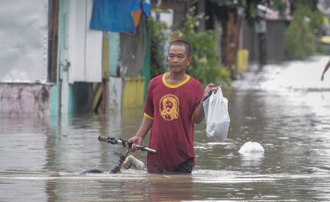 Filipinler’i Vongfong tayfunu vurdu: 1 ölü