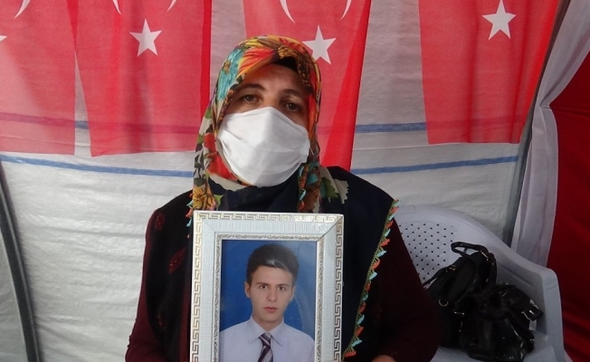 HDP önündeki ailelerin evlat nöbeti 260’ıncı günde
