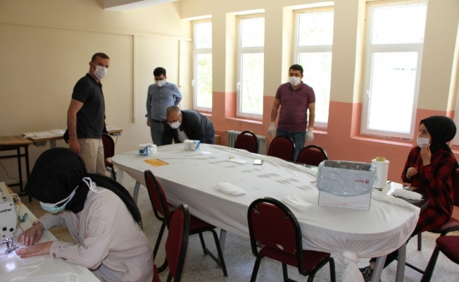 Hizan’da sınava girecek öğrencilere maske desteği