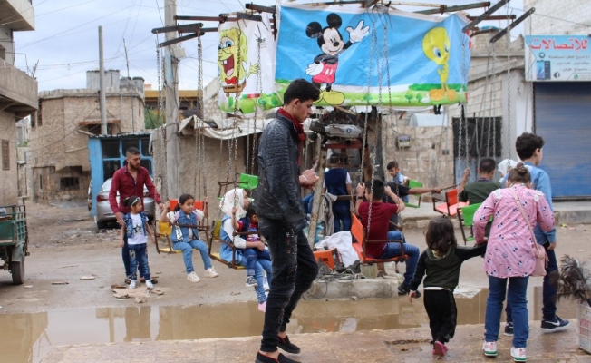 İdlib’de çocukların bayram sevinci