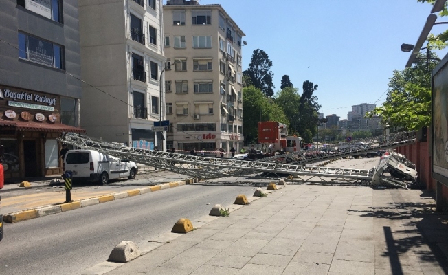 Kadıköy’de feci kaza: 2 itfaiyeci yaralandı