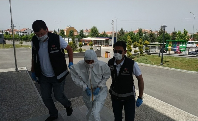 Karaman’da adliyeye sevk edilen silah kaçakçısı tutuklandı