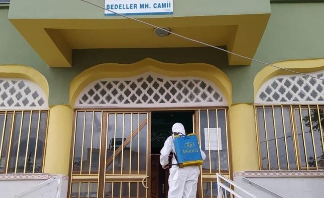 Manisa Büyükşehir Belediyesi camileri dezenfekte etti