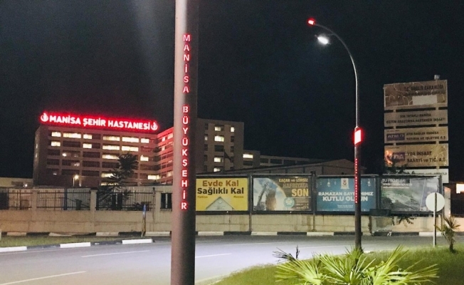 Manisa Şehir Hastanesi kavşağında aydınlatma çalışması