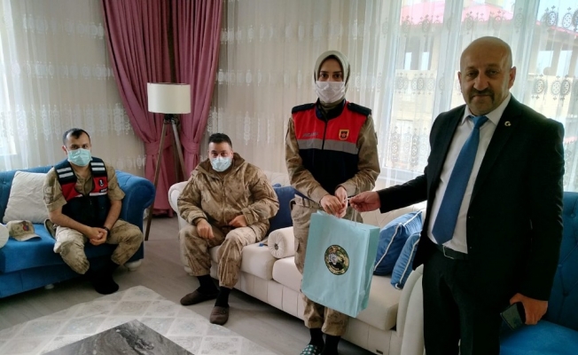 Şehit aileleri ve gazilere bayram ziyareti