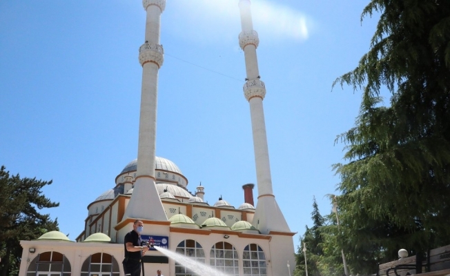 Suluova’daki camiler ibadete hazır