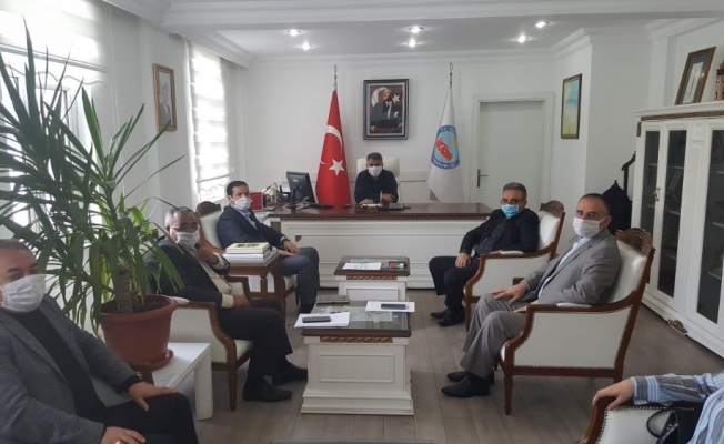 Tatvan’da camilerin ibadete açılması hazırlığı